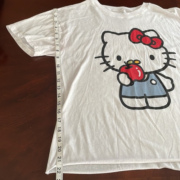 Hello Kitty T-shirt - Picture 3 of 8